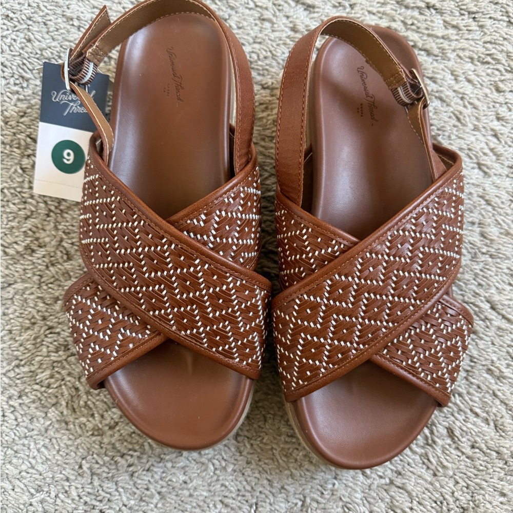 NWT Universal Thread Tan and White Sandals